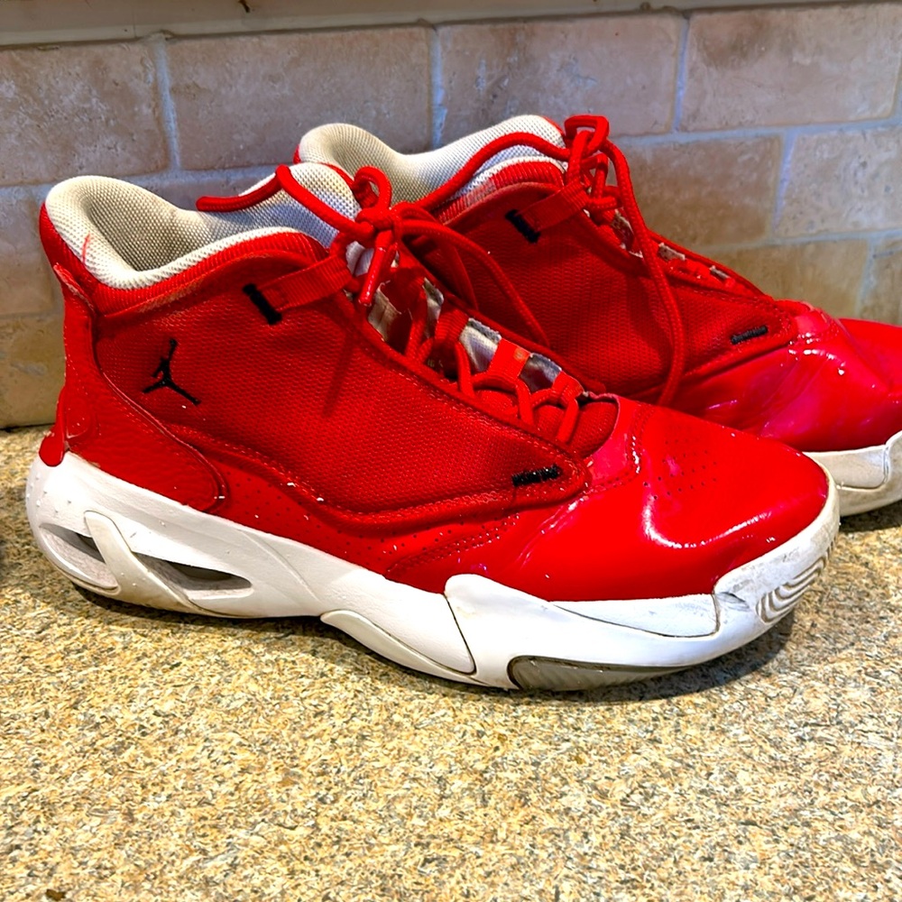 Jordan Max Aura 4 Big Kids size 5.5Y